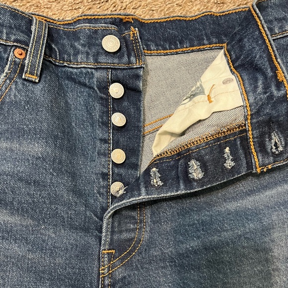 Levi’s 501 High Rise Shorts - Picture 7 of 9